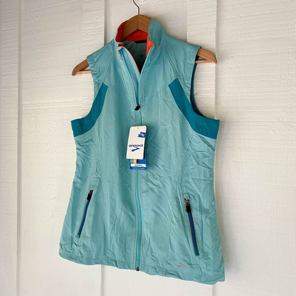 women's brooks essential running vest